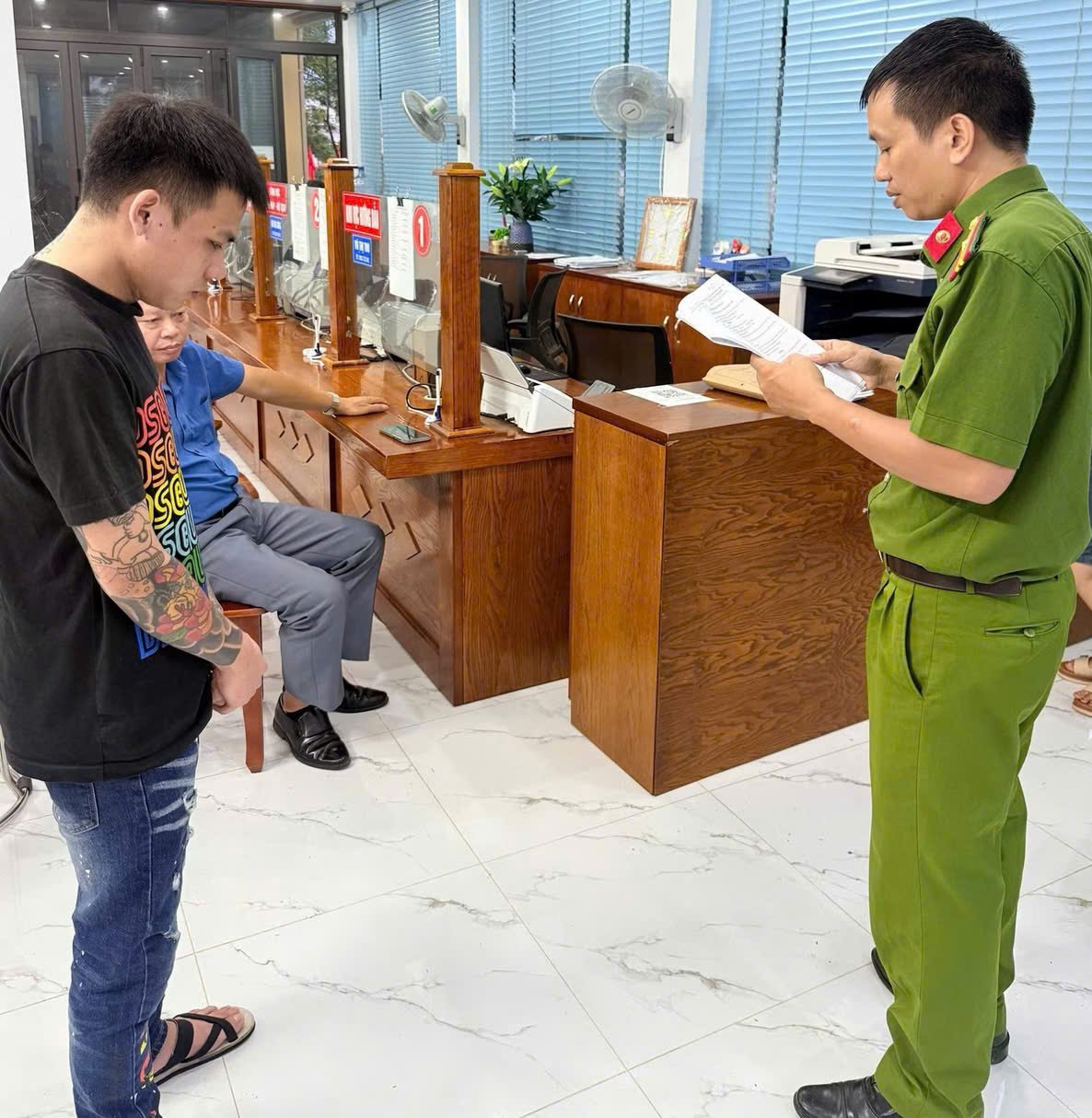 Hoàng Ngọc Trai và Đặng Mạnh Trí tại cơ quan công an. (Ảnh: CACC) Hoàng Ngọc Trai và Đặng Mạnh Trí tại cơ quan công an. (Ảnh: CACC)