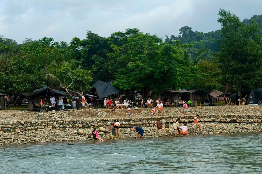 Điểm du lịch canh n&ocirc;ng ở th&ocirc;n La Ng&acirc;u, x&atilde; Đồng Kho lu&ocirc;n đ&ocirc;ng kh&aacute;ch. (Ảnh: CTV)