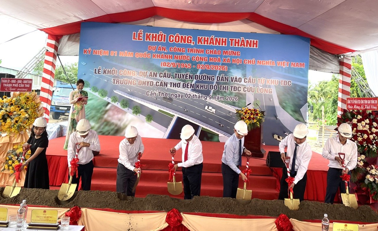Nghi thức Lễ khởi c&ocirc;ng x&acirc;y dựng Dự &aacute;n cầu, tuyến đường dẫn v&agrave;o Khu đ&ocirc; thị t&aacute;i định cư Cửu Long