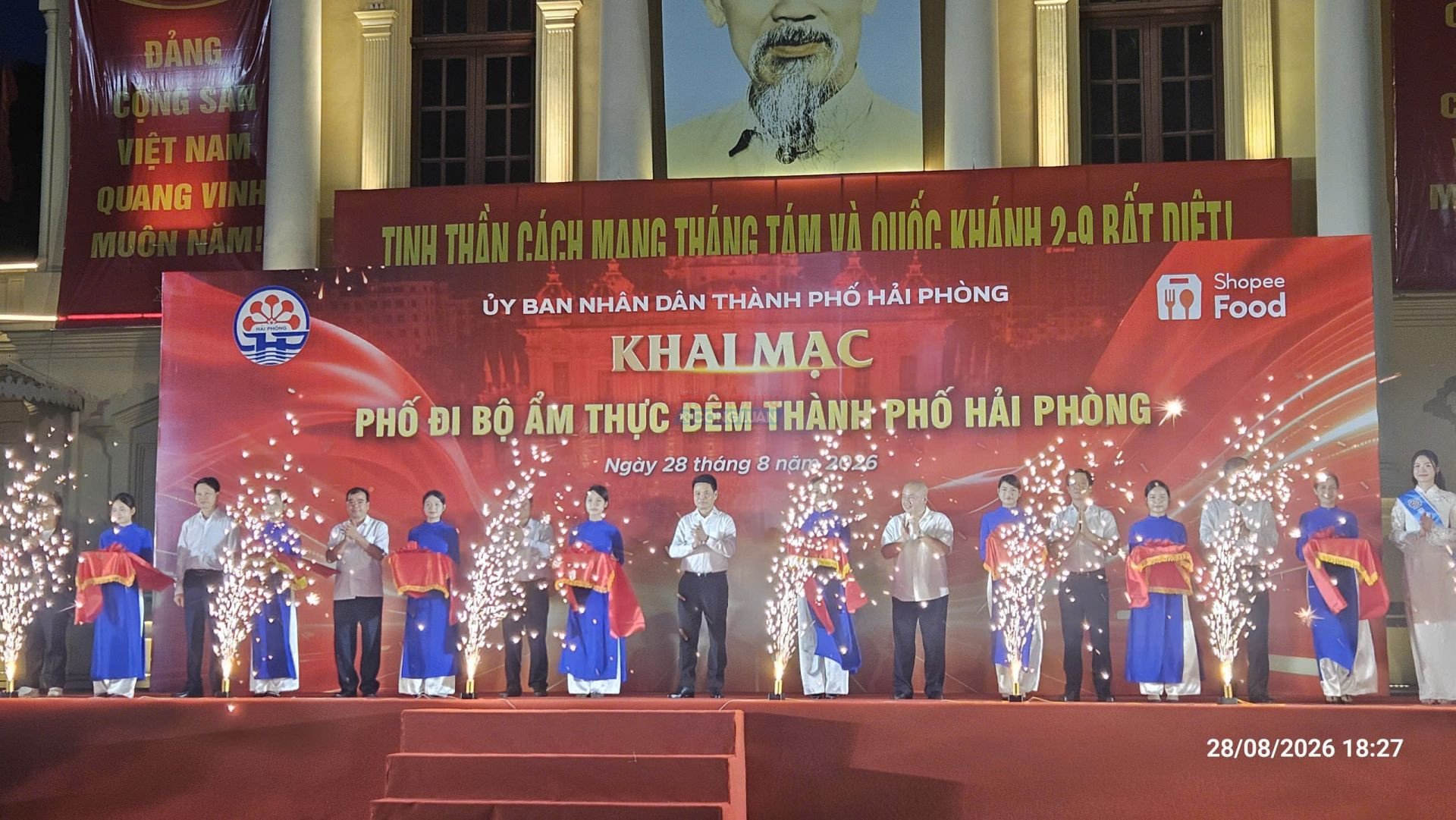 Hải Phòng tạo sức hút mới từ phố đi bộ, ẩm thực đêm. Hải Phòng tạo sức hút mới từ phố đi bộ, ẩm thực đêm.