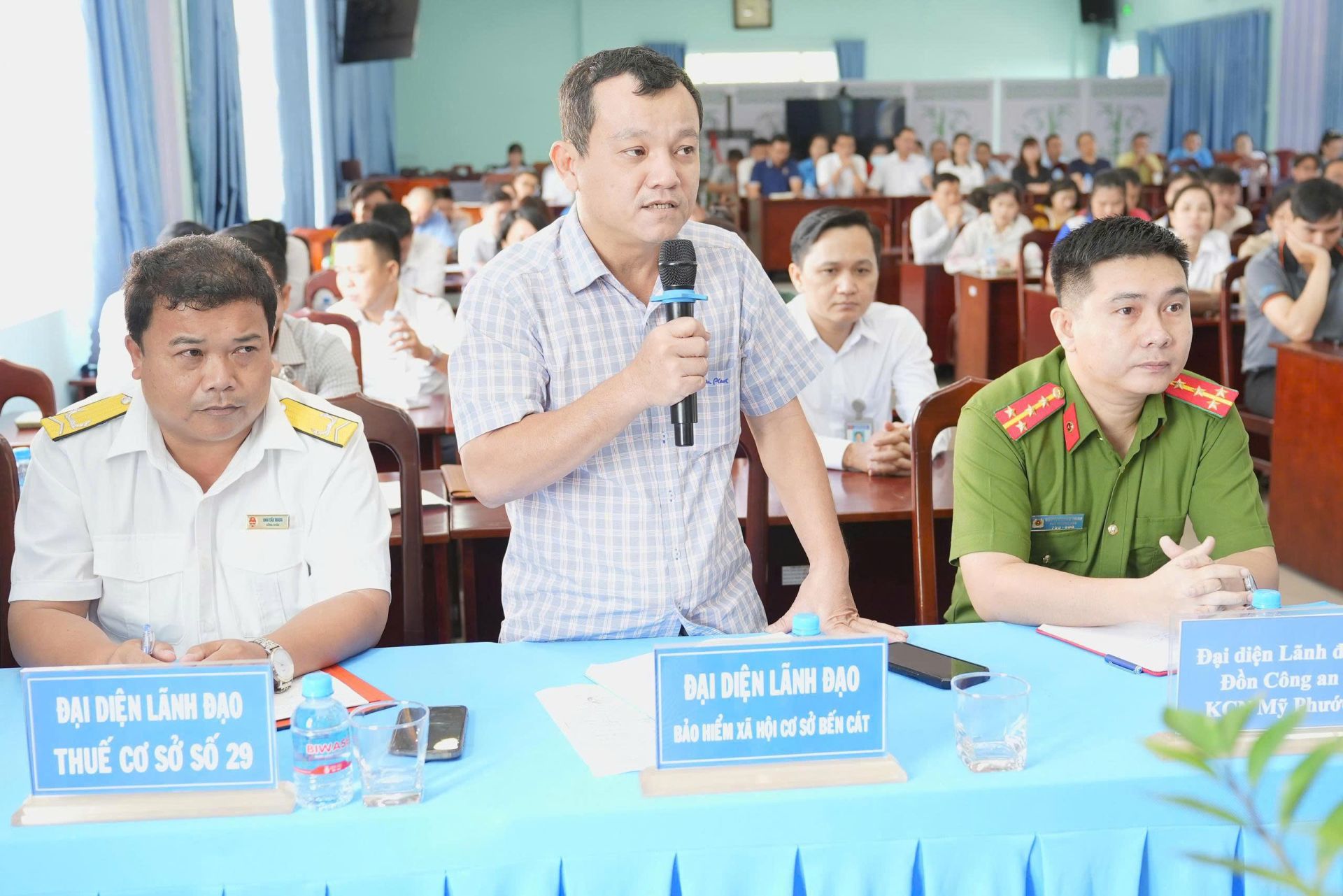 Cơ quan Thuế và BHXH tăng cường phối hợp, đối chiếu dữ liệu doanh nghiệp nhằm phát hiện những trường hợp chưa thực hiện đầy đủ nghĩa vụ bảo hiểm. Cơ quan Thuế và BHXH tăng cường phối hợp, đối chiếu dữ liệu doanh nghiệp nhằm phát hiện những trường hợp chưa thực hiện đầy đủ nghĩa vụ bảo hiểm.