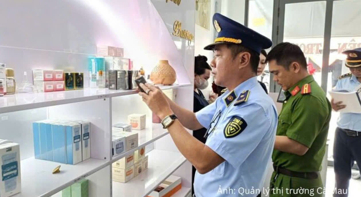 Lực lượng Quản l&yacute; thị trường tỉnh C&agrave; Mau tăng cường kiểm tra, kiểm so&aacute;t hoạt động kinh doanh h&agrave;ng h&oacute;a tr&ecirc;n địa b&agrave;n. (Ảnh: QLTT)