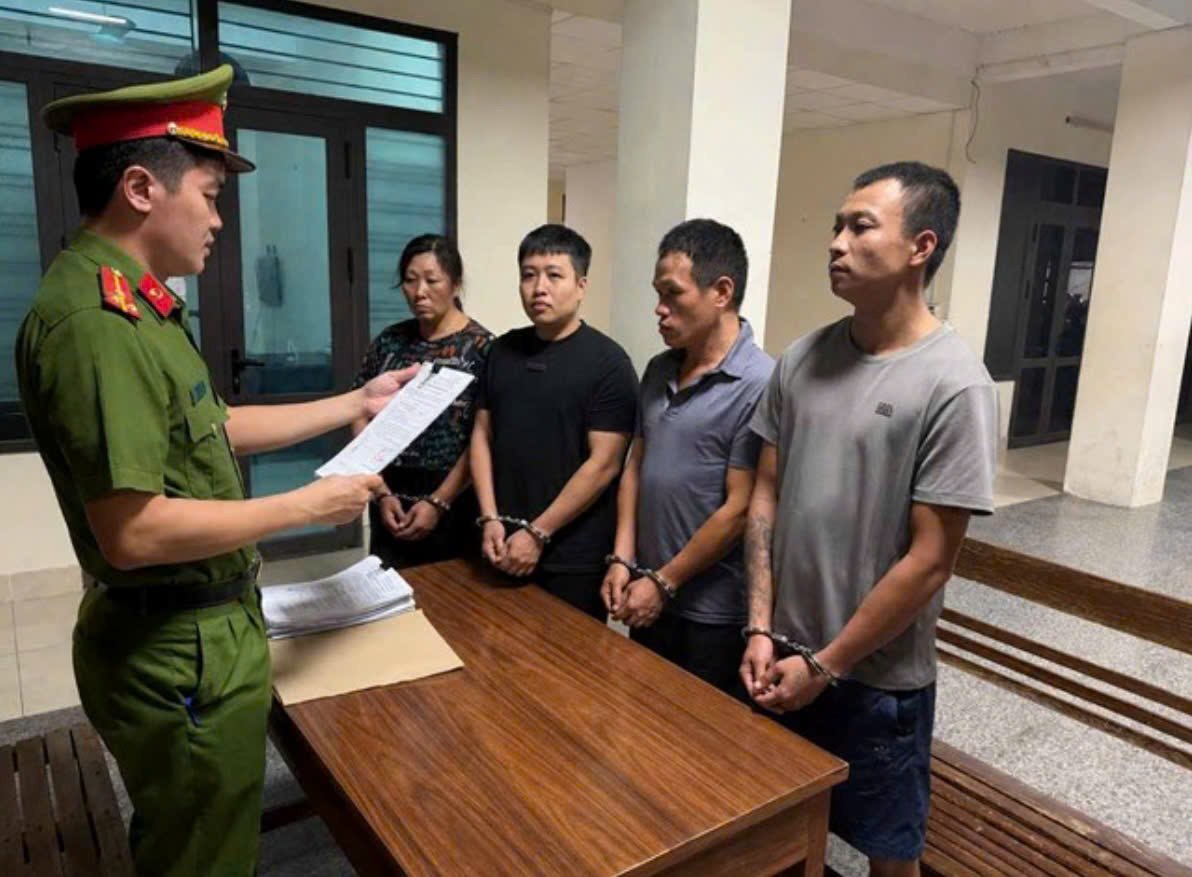 Các đối tượng liên quan vụ án tại cơ quan Công an. Các đối tượng liên quan vụ án tại cơ quan Công an.