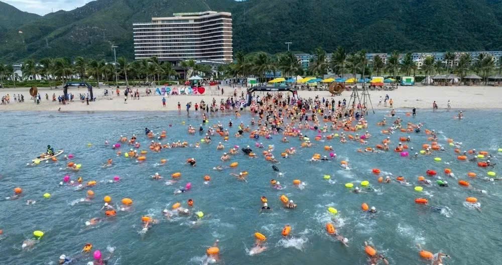 Aqua Warriors V&acirc;n Đồn l&agrave; giải Aquathlon kết hợp hai m&ocirc;n bơi v&agrave; chạy, thu h&uacute;t đ&ocirc;ng đảo vận động vi&ecirc;n tham gia