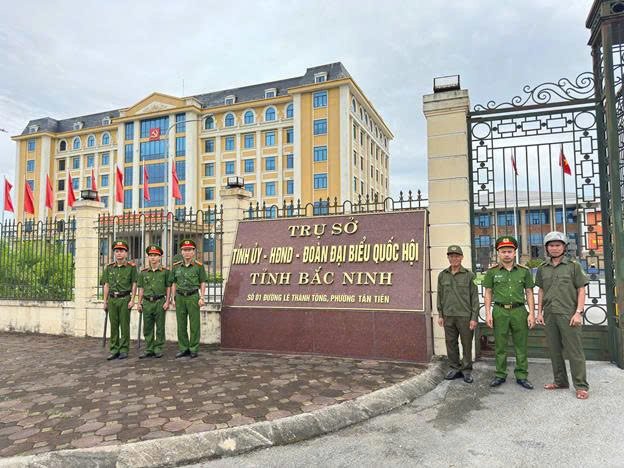 Cảnh sát cơ động Phối hợp với Công an Phường Tân Tiến và Lực lượng bảo đảm ANTT ở cơ sở, đảm bảo ANTT hội nghị diễn ra tại mục tiêu bảo vệ Cảnh sát cơ động Phối hợp với Công an Phường Tân Tiến và Lực lượng bảo đảm ANTT ở cơ sở, đảm bảo ANTT hội nghị diễn ra tại mục tiêu bảo vệ