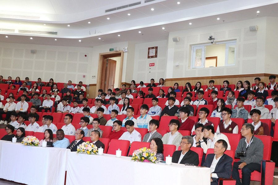 Đại biểu tham dự buổi lễ trao Học bổng Vallet năm 2026 cho học sinh, sinh vi&ecirc;n xuất sắc khu vực T&acirc;y Nguy&ecirc;n v&agrave; tỉnh Kh&aacute;nh H&ograve;a.