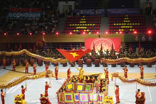 Quang cảnh Lễ khai mạc.