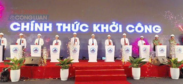 Khởi công Dự án Cụm nút giao thông Lê Thanh Nghị - Cách mạng Tháng Tám - Thăng Long - đường dẫn lên cầu Hòa Xuân và Dự án Phát triển tích hợp thích ứng tỉnh Quảng Nam (nay thuộc TP. Đà Nẵng), góp phần phát triển kinh tế - xã hội. Khởi công Dự án Cụm nút giao thông Lê Thanh Nghị - Cách mạng Tháng Tám - Thăng Long - đường dẫn lên cầu Hòa Xuân và Dự án Phát triển tích hợp thích ứng tỉnh Quảng Nam (nay thuộc TP. Đà Nẵng), góp phần phát triển kinh tế - xã hội.