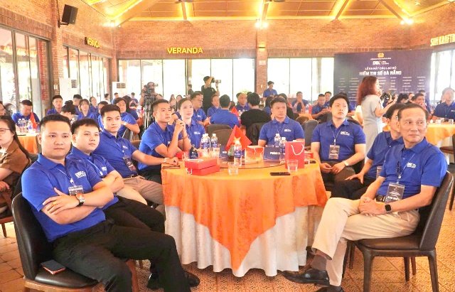 Người có ảnh hưởng (KOL), quản trị viên mạng xã hội tham dự Hội nghị gặp mặt và ra mắt Câu lạc bộ “Niềm tin số Đà Nẵng”. Ảnh: Cổng Thông tin điện tử thành phố Đà Nẵng. Người có ảnh hưởng (KOL), quản trị viên mạng xã hội tham dự Hội nghị gặp mặt và ra mắt Câu lạc bộ “Niềm tin số Đà Nẵng”. Ảnh: Cổng Thông tin điện tử thành phố Đà Nẵng.