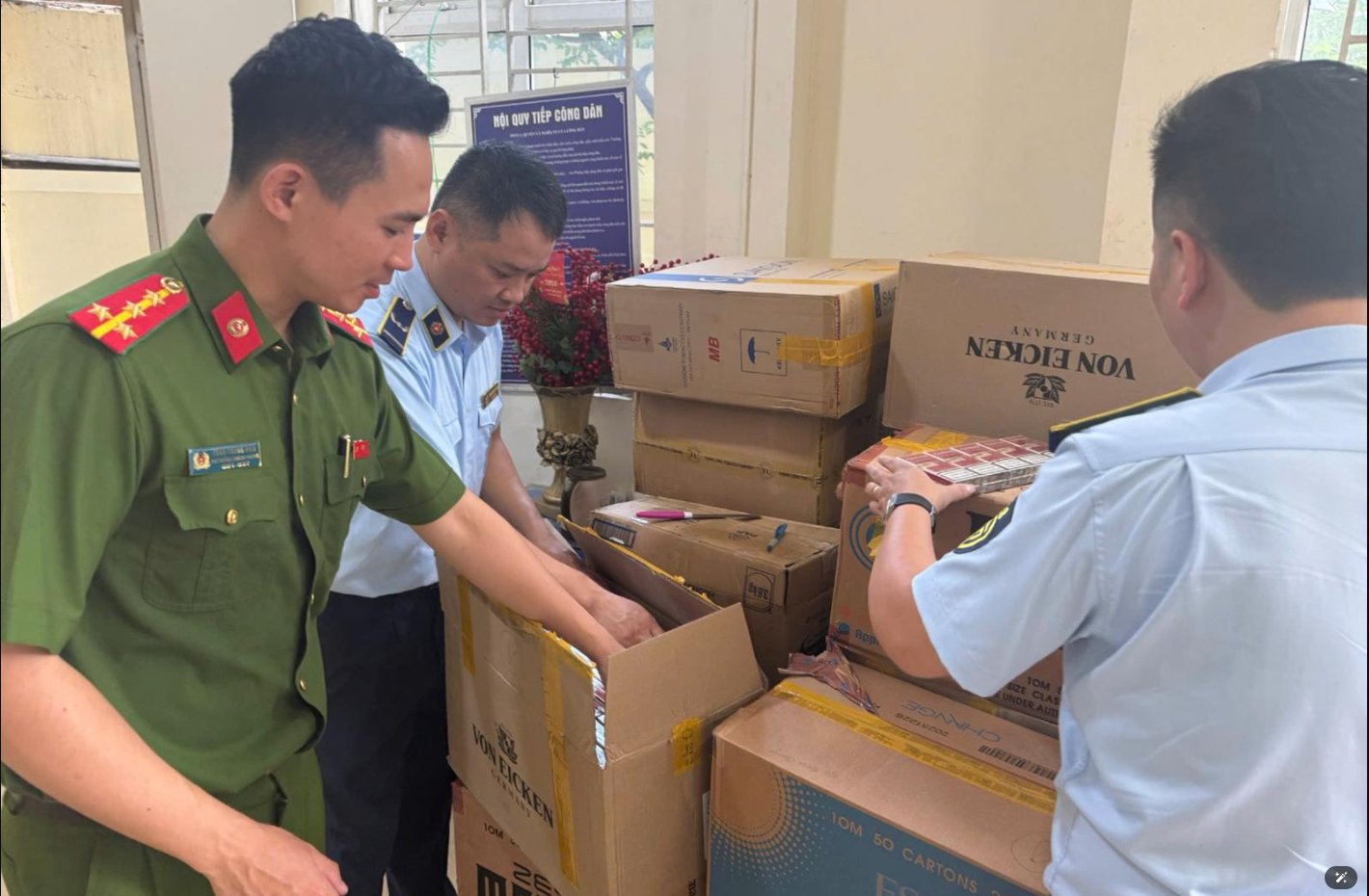 QLTT Hà Nội tăng cường kiểm tra, chuyển 9 vụ vi phạm sang cơ quan công an