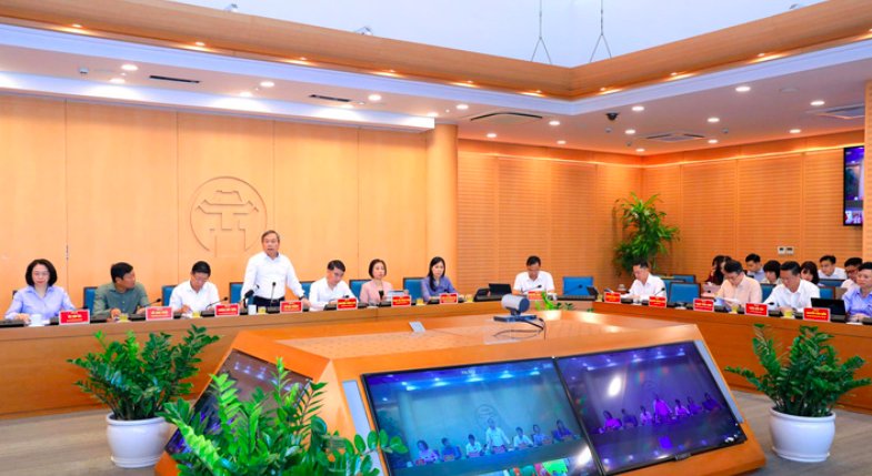 Phi&ecirc;n họp được tổ chức trực tuyến từ điểm cầu trụ sở UBND Th&agrave;nh phố v&agrave; trực tuyến đến 126 x&atilde;, phường.