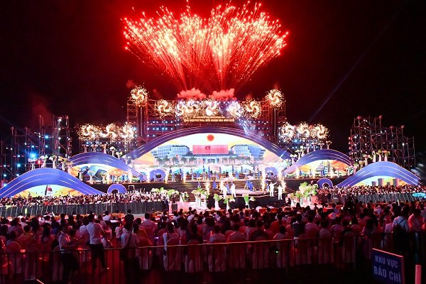 H&igrave;nh ảnh lễ khai mạc Festival Biển Kh&aacute;nh H&ograve;a 2026