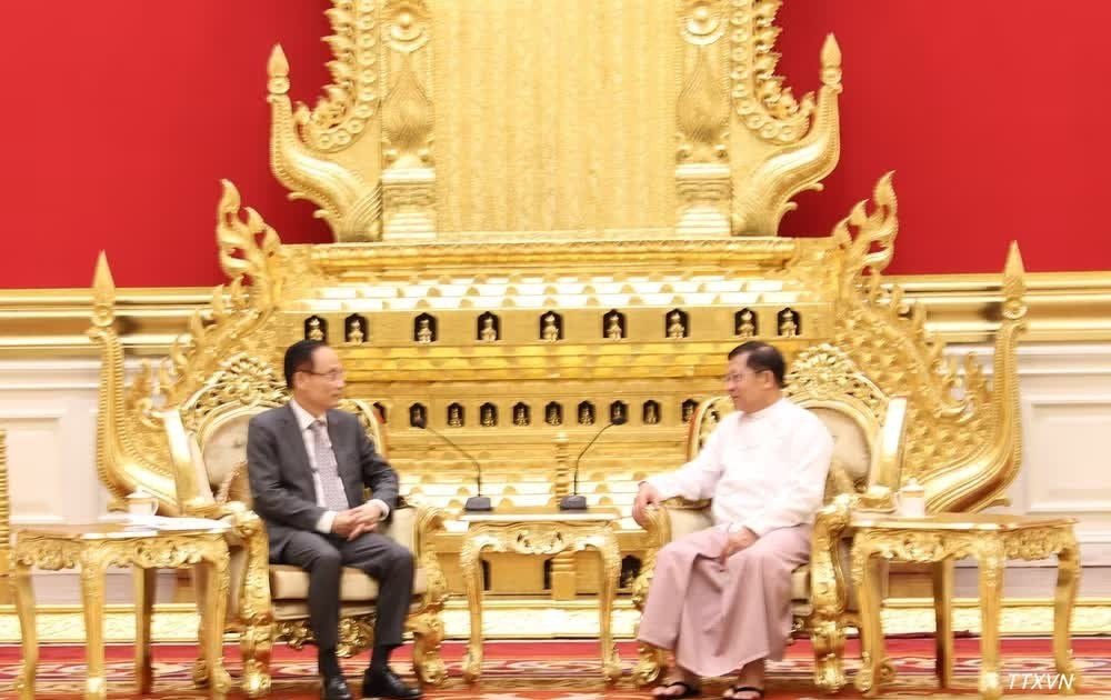 Trong khu&ocirc;n khổ chuyến thăm Myanmar, đồng chủ tr&igrave; Kỳ họp lần thứ 10 Ủy ban hỗn hợp về hợp t&aacute;c song phương, ng&agrave;y 26/8/2026, đồng ch&iacute; L&ecirc; Ho&agrave;i Trung, Ủy vi&ecirc;n Bộ Ch&iacute;nh trị, Bộ trưởng Ngoại giao c&oacute; c&aacute;c cuộc hội kiến Tổng thống Cộng h&ograve;a Li&ecirc;n bang Myanmar Min Aung Hlaing. (Ảnh: TTXVN)