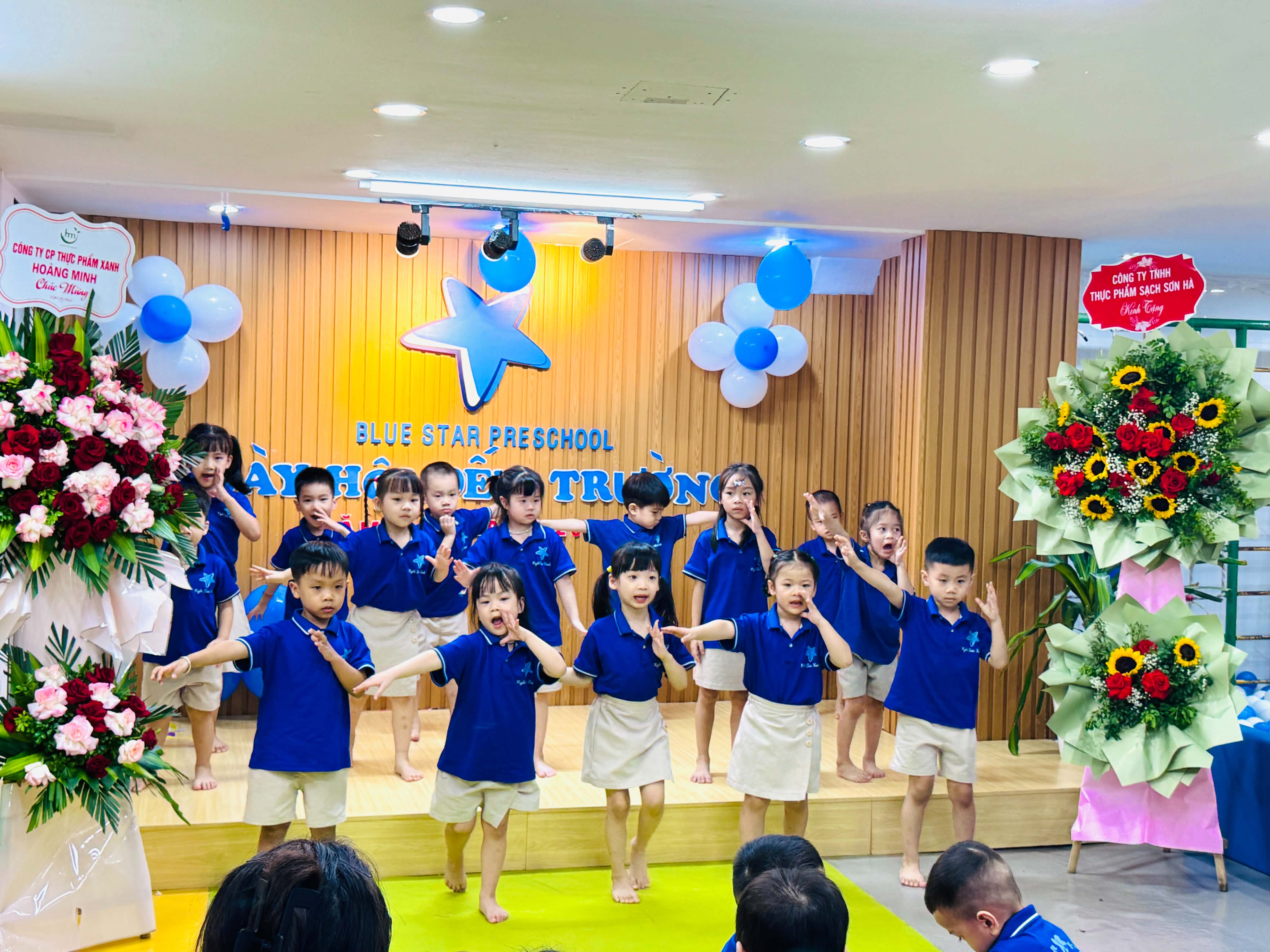 Nh&agrave; trường ch&uacute; trọng x&acirc;y dựng m&ocirc;i trường học tập an to&agrave;n, th&acirc;n thiện.