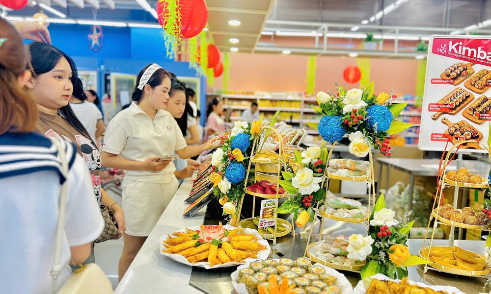 Người d&acirc;n đến mua sắm tại Si&ecirc;u thị Winmart Bắc Ninh dịp Quốc kh&aacute;nh 2/9/2026.