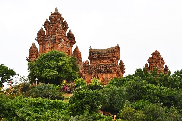 Thap Poglong Garai, P. Đ&ocirc; Vinh, tỉnh Kh&aacute;nh H&ograve;a (Ninh Thuận cũ)