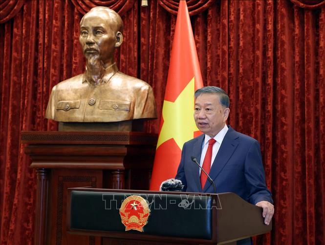 Tổng B&iacute; thư, Chủ tịch nước T&ocirc; L&acirc;m ph&aacute;t biểu giao nhiệm vụ cho đồng ch&iacute; L&ecirc; Quang Đạo. Ảnh: Thống Nhất/TTXVN