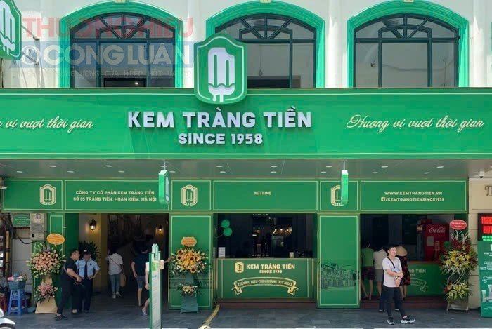 Kem Tr&agrave;ng Tiền l&agrave; một c&aacute;i t&ecirc;n quen thuộc với người H&agrave; Nội.