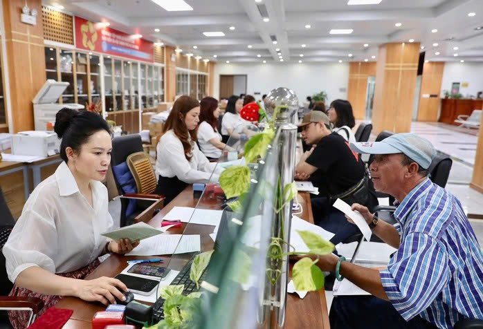 Doanh nghiệp cần chủ động rà soát hợp đồng, tiền lương và hồ sơ người lao động trước khi Nghị định 283/2026 có hiệu lực. Doanh nghiệp cần chủ động rà soát hợp đồng, tiền lương và hồ sơ người lao động trước khi Nghị định 283/2026 có hiệu lực.