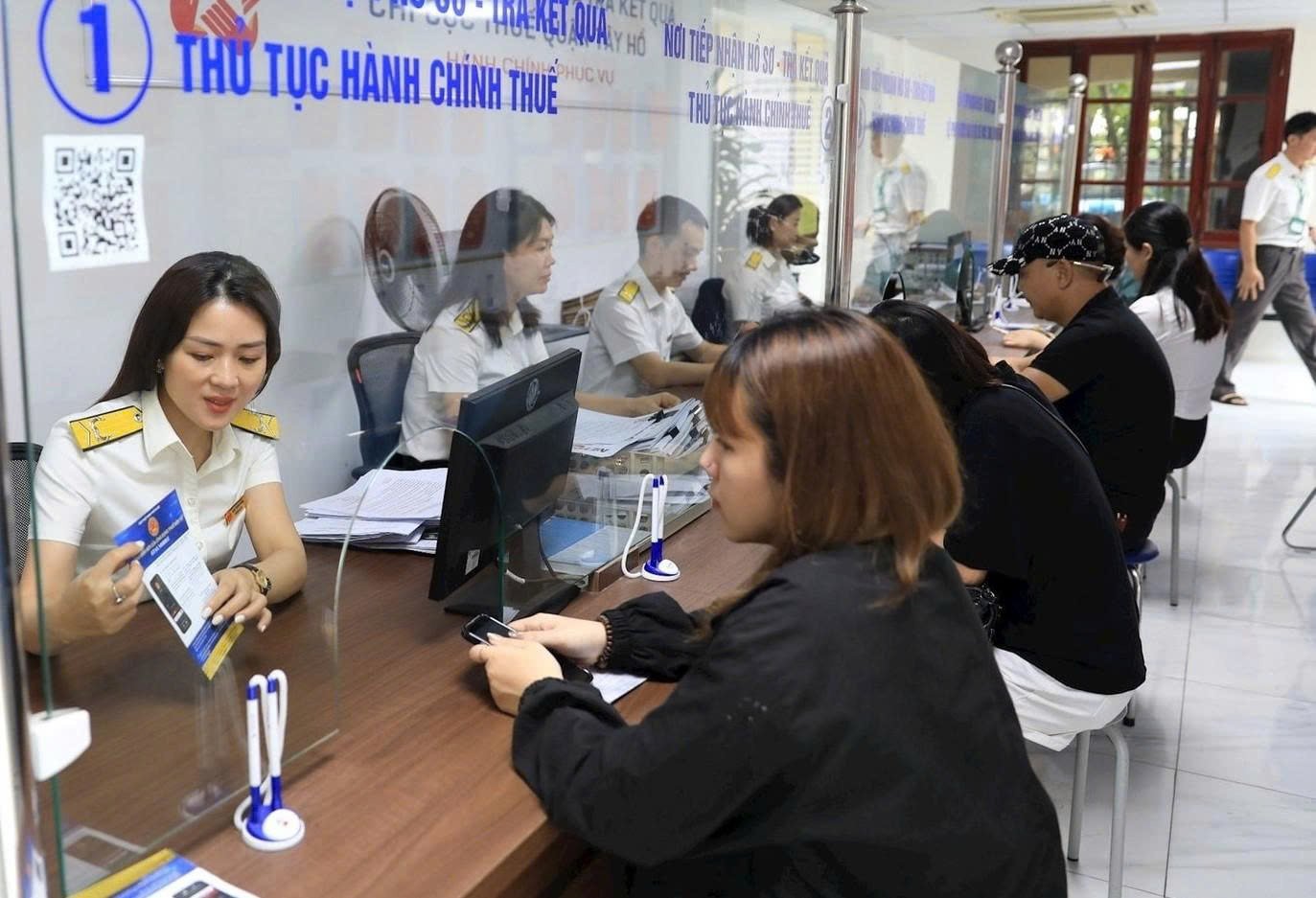 Theo Cục Thuế, việc chủ động nắm bắt quy định, cập nhật thông tin và thực hiện đúng các thủ tục thuế sẽ giúp người nộp thuế hạn chế sai sót, tránh phát sinh rủi ro. Ảnh: gdt.gov.vn Theo Cục Thuế, việc chủ động nắm bắt quy định, cập nhật thông tin và thực hiện đúng các thủ tục thuế sẽ giúp người nộp thuế hạn chế sai sót, tránh phát sinh rủi ro. Ảnh: gdt.gov.vn