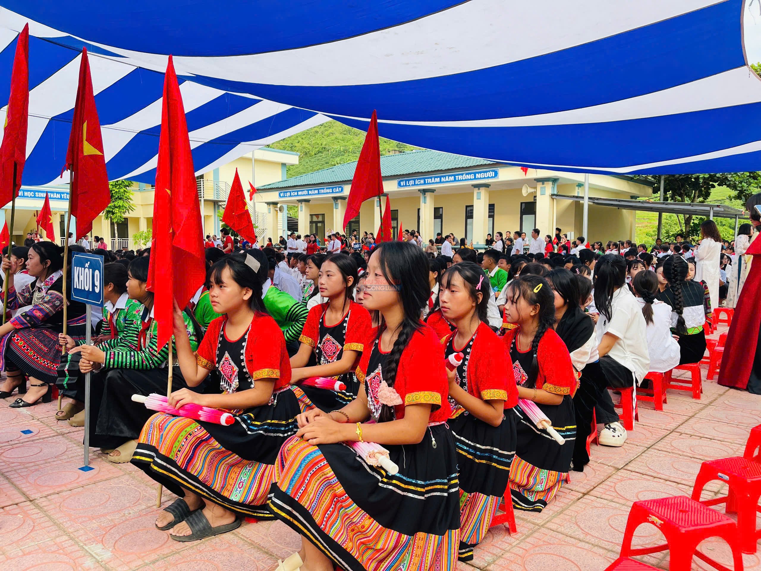 Buổi lễ khai giảng được tổ chức ngắn gọn, vui tươi, lấy học sinh làm trung tâm Buổi lễ khai giảng được tổ chức ngắn gọn, vui tươi, lấy học sinh làm trung tâm