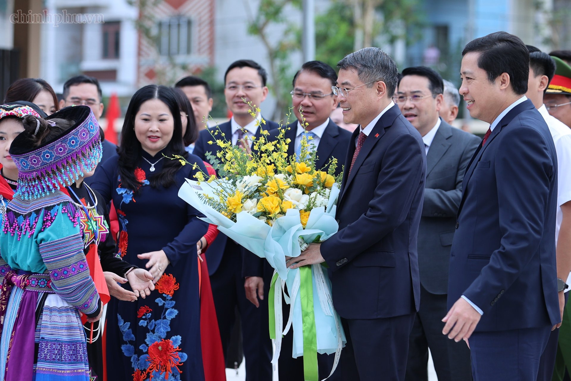 Thủ tướng Chính phủ Lê Minh Hưng dự lễ khai giảng năm học 2026-2027 tại điểm cầu chính, Trường Phổ thông nội trú Tiểu học và Trung học cơ sở Mường Khương (xã Mường Khương, tỉnh Lào Cai) - Ảnh: chinhphu.vn/Nhật Bắc Thủ tướng Chính phủ Lê Minh Hưng dự lễ khai giảng năm học 2026-2027 tại điểm cầu chính, Trường Phổ thông nội trú Tiểu học và Trung học cơ sở Mường Khương (xã Mường Khương, tỉnh Lào Cai) - Ảnh: chinhphu.vn/Nhật Bắc