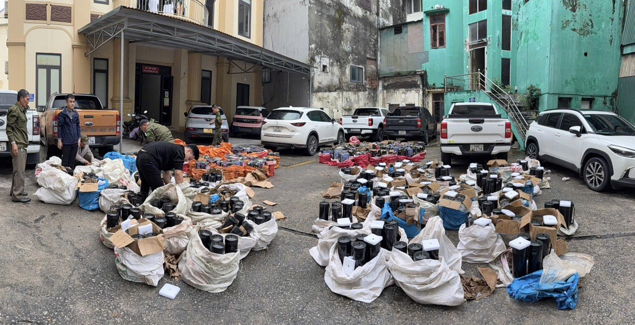 Vật chứng trong vụ &aacute;n