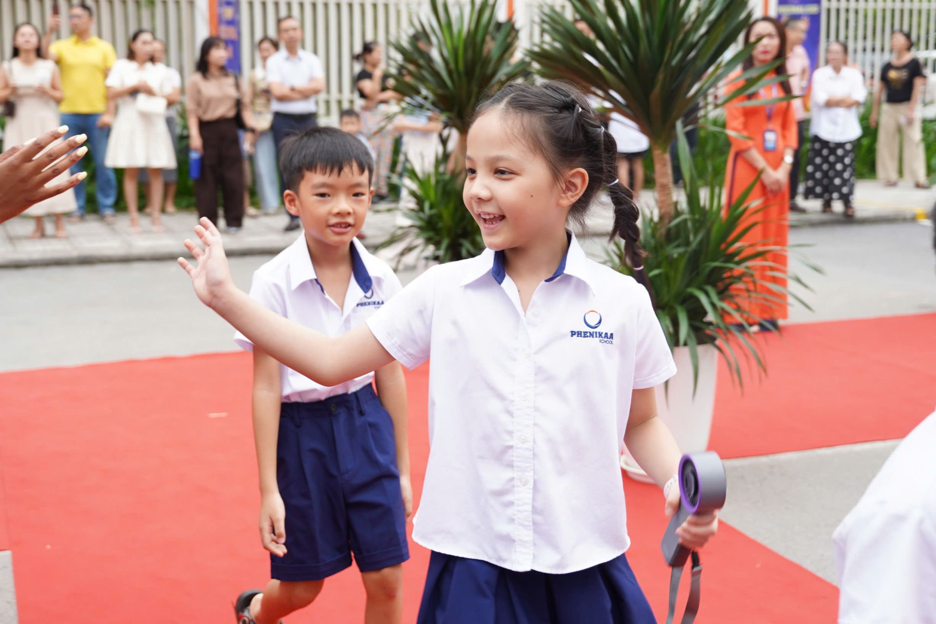 Học sinh Trường Phổ thông Liên cấp Phenikaa tự tin chào đón năm học mới. Học sinh Trường Phổ thông Liên cấp Phenikaa tự tin chào đón năm học mới.