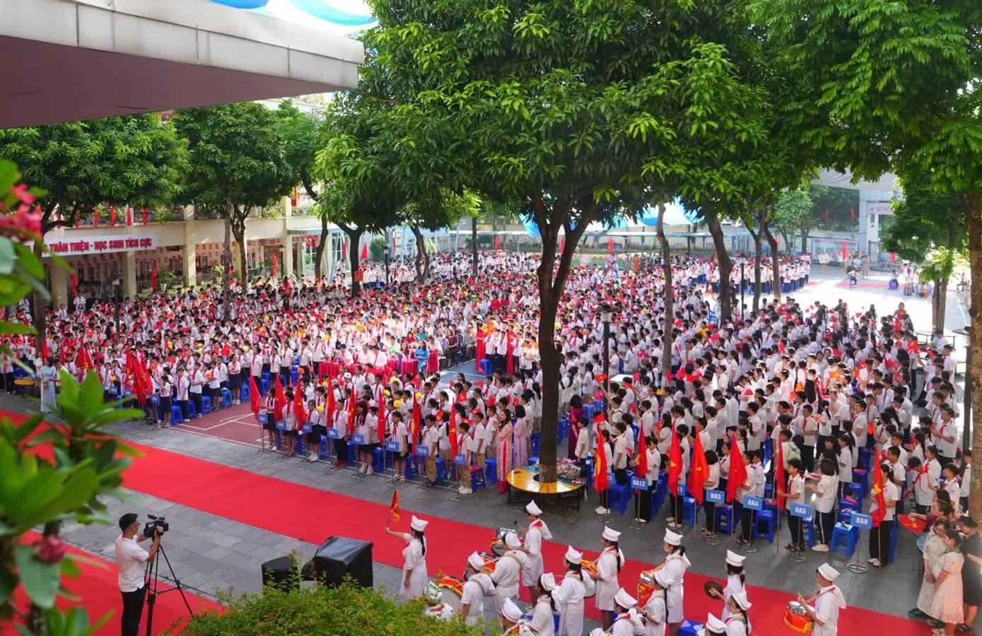 Hơn 2,3 triệu học sinh Hà Nội bước vào năm học mới Hơn 2,3 triệu học sinh Hà Nội bước vào năm học mới