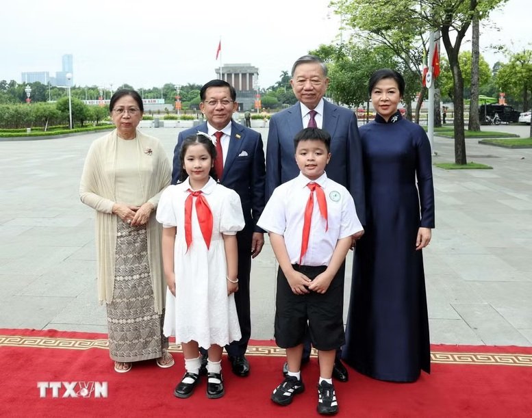 Tổng Bí thư, Chủ tịch nước Tô Lâm và Phu nhân đón Tổng thống Myanmar Min Aung Hlaing và Phu nhân - Ảnh: TTXVN Tổng Bí thư, Chủ tịch nước Tô Lâm và Phu nhân đón Tổng thống Myanmar Min Aung Hlaing và Phu nhân - Ảnh: TTXVN