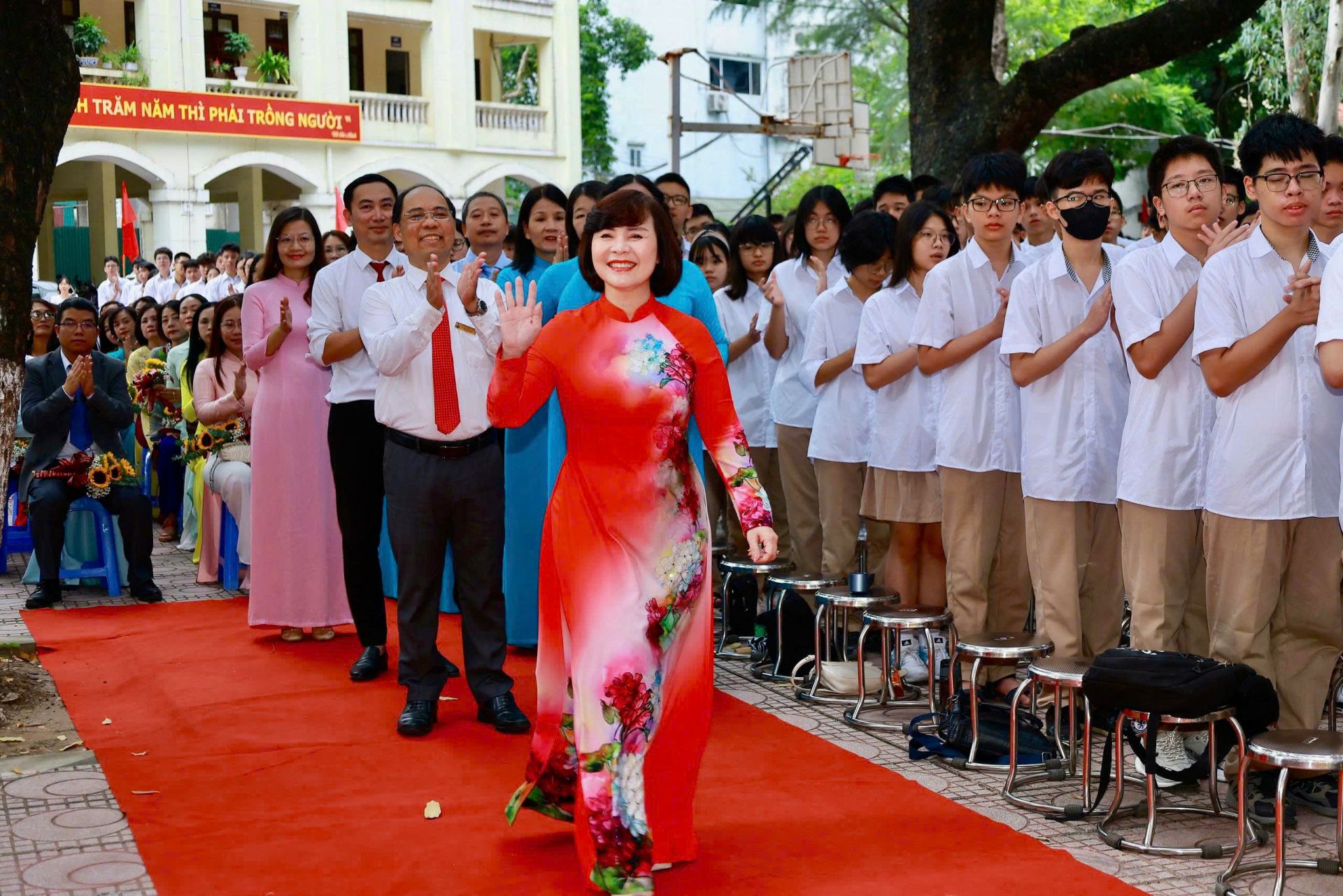 Nhà giáo Lưu Thị Lập - Hiệu trưởng nhà trường nhấn mạnh Nhà giáo Lưu Thị Lập - Hiệu trưởng nhà trường nhấn mạnh