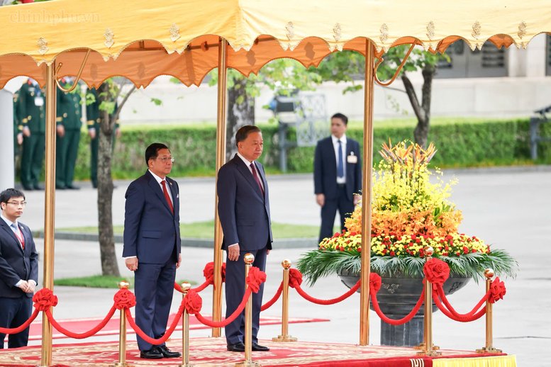 Tổng Bí thư, Chủ tịch nước Tô Lâm và Tổng thống Myanmar Min Aung Hlaing thực hiện nghi thức chào cờ - Ảnh: chinhphu.vn/Nhật Bắc Tổng Bí thư, Chủ tịch nước Tô Lâm và Tổng thống Myanmar Min Aung Hlaing thực hiện nghi thức chào cờ - Ảnh: chinhphu.vn/Nhật Bắc