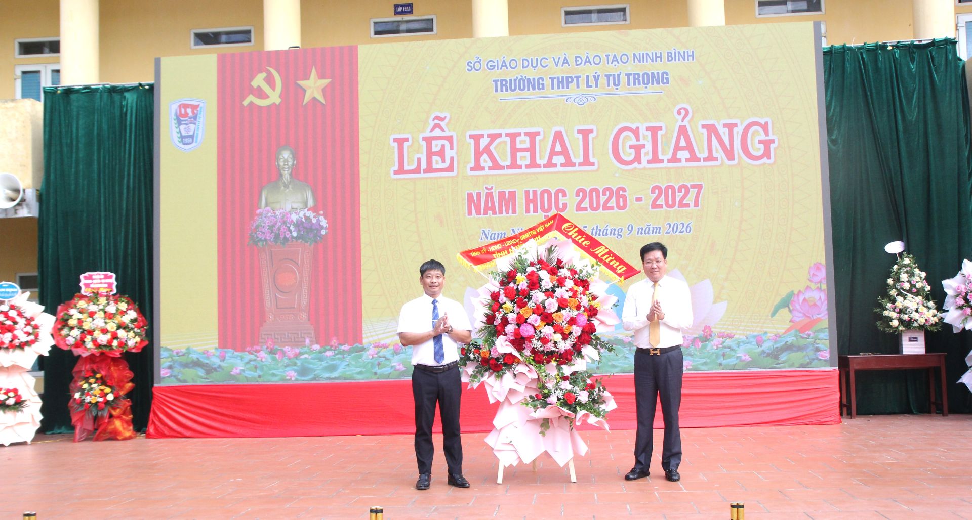 Ph&oacute; Chủ tịch HĐND tỉnh Ninh B&igrave;nh L&ecirc; Xu&acirc;n Huy