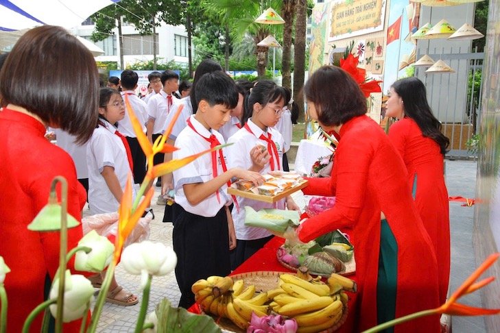 Sau lễ khai giảng, học sinh Trường THCS Thanh Xuân được tham gia các hoạt động trải nghiệm để khởi động năm học mới, hướng tới giáo dục toàn diện cho học trò. Sau lễ khai giảng, học sinh Trường THCS Thanh Xuân được tham gia các hoạt động trải nghiệm để khởi động năm học mới, hướng tới giáo dục toàn diện cho học trò.
