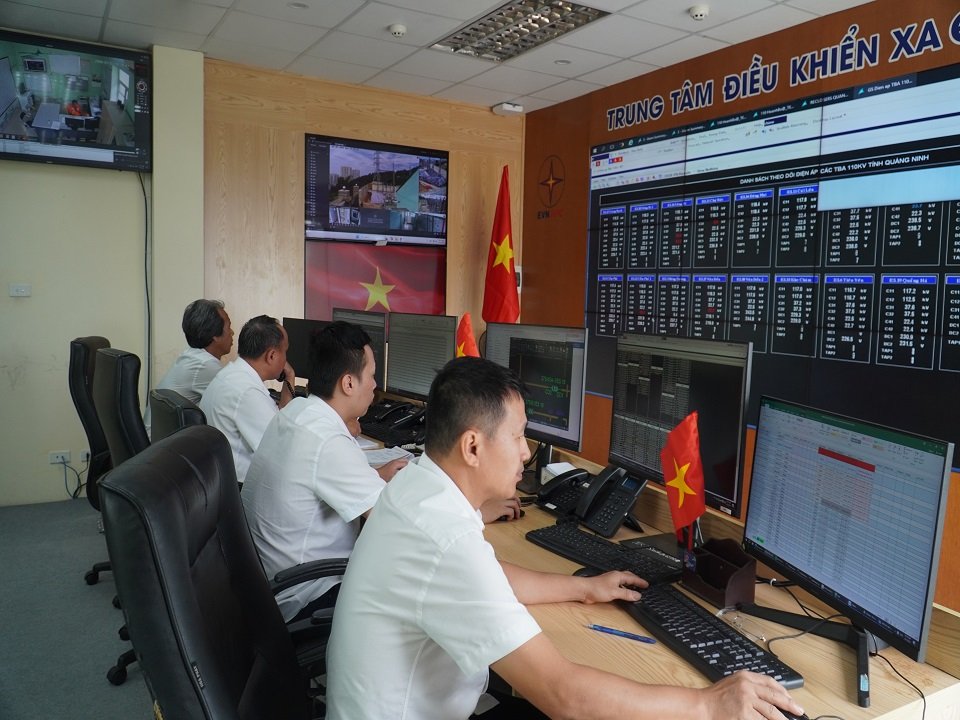 Điều độ vi&ecirc;n CTĐL Quảng Ninh trực vận h&agrave;nh lưới điện đảm bảo cung cấp điện kỳ nghỉ lễ 2/9