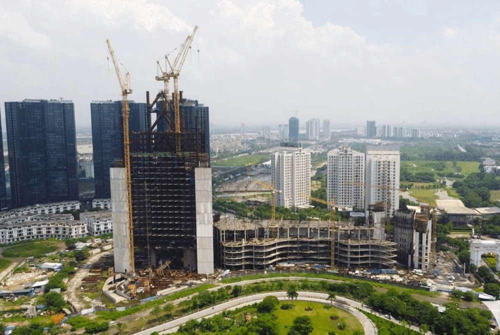 H&agrave; Nội đang r&agrave; so&aacute;t, ph&acirc;n loại v&agrave; xử l&yacute; c&aacute;c dự &aacute;n chậm triển khai nhằm th&aacute;o gỡ điểm nghẽn về thủ tục, giải ph&oacute;ng mặt bằng v&agrave; quy hoạch, đồng thời ki&ecirc;n quyết thu hồi những dự &aacute;n kh&ocirc;ng c&ograve;n khả năng thực hiện.