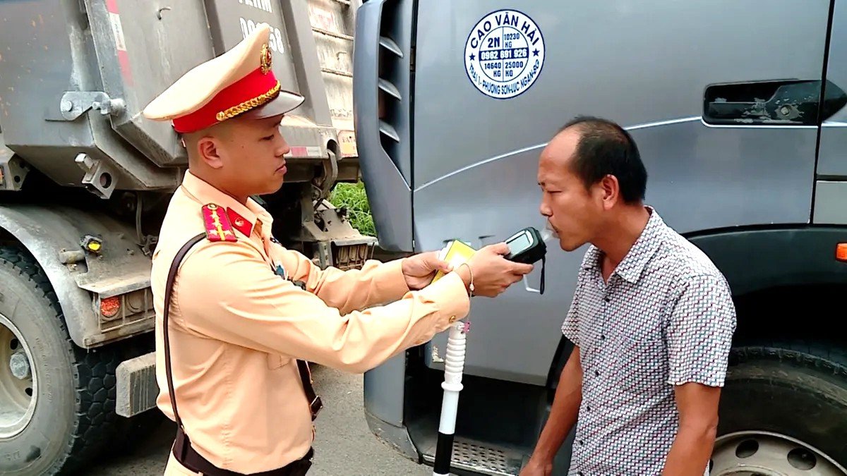 Lạng Sơn tăng cường bảo đảm an toàn giao thông đối với xe kinh doanh vận tải Lạng Sơn tăng cường bảo đảm an toàn giao thông đối với xe kinh doanh vận tải