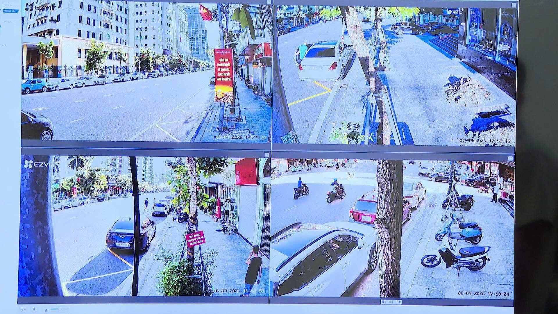 Camera được lắp đặt tại các điểm dừng, điểm đưa, đón học sinh bằng xe buýt điện trên địa bàn phường Hồng Gai Camera được lắp đặt tại các điểm dừng, điểm đưa, đón học sinh bằng xe buýt điện trên địa bàn phường Hồng Gai