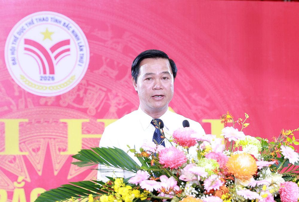 Đồng ch&iacute; L&ecirc; Xu&acirc;n Lợi ph&aacute;t biểu khai mạc Đại hội.