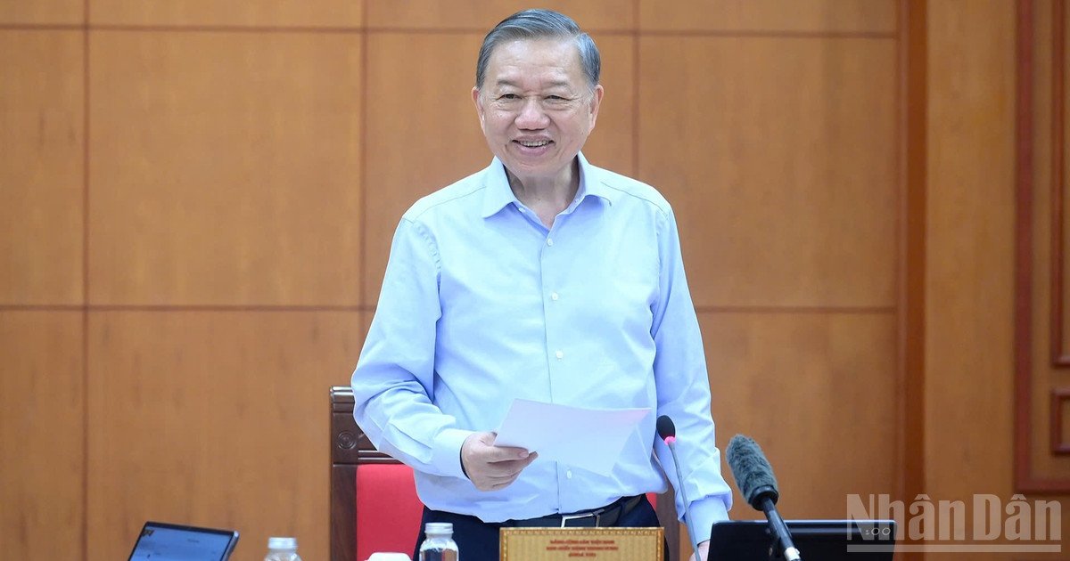 Tổng Bí thư, Chủ tịch nước Tô Lâm phát biểu tại cuộc làm việc với Ban Tổ chức Trung ương về Đề án tổng kết Nghị quyết số 26-NQ/TW. (Ảnh: ĐĂNG KHOA) Tổng Bí thư, Chủ tịch nước Tô Lâm phát biểu tại cuộc làm việc với Ban Tổ chức Trung ương về Đề án tổng kết Nghị quyết số 26-NQ/TW. (Ảnh: ĐĂNG KHOA)