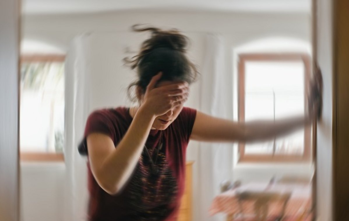 &Ugrave; tai ch&oacute;ng mặt khiến người người bệnh dễ t&eacute; ng&atilde;