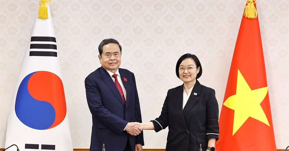 Chủ tịch Quốc hội Trần Thanh Mẫn hội kiến Thủ tướng H&agrave;n Quốc Han Seong Sook. (Ảnh: Do&atilde;n Tấn/TTXVN)
