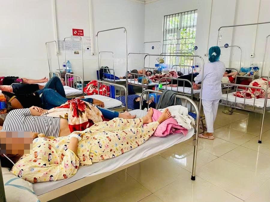 Nhiều bệnh nhân cấp cứu sau khi ăn bánh mì tại Cơ sở sản xuất bánh mì Bin Bin Nhiều bệnh nhân cấp cứu sau khi ăn bánh mì tại Cơ sở sản xuất bánh mì Bin Bin