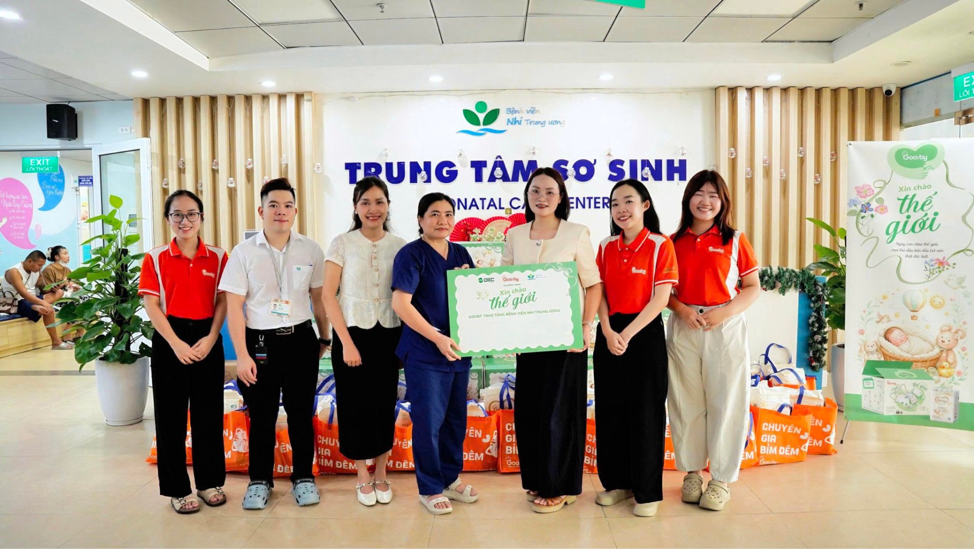 Đại diện thương hiệu Gooby Việt Nam đến thăm v&agrave;