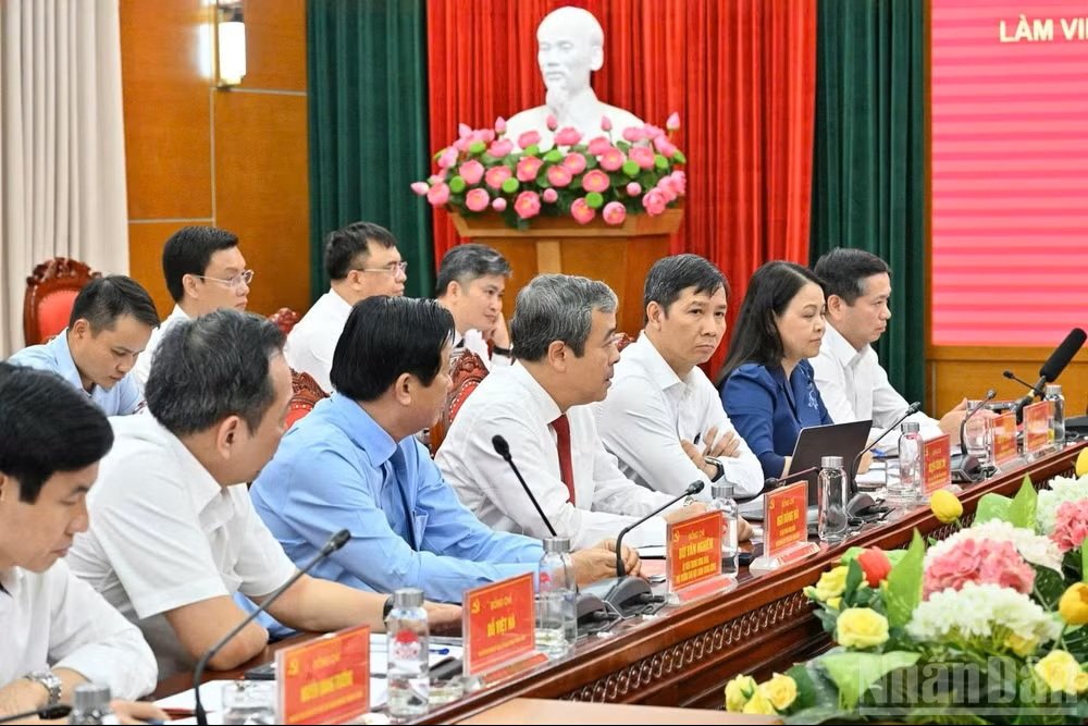 C&aacute;c đại biểu dự buổi l&agrave;m việc. (Ảnh: DUY LINH)