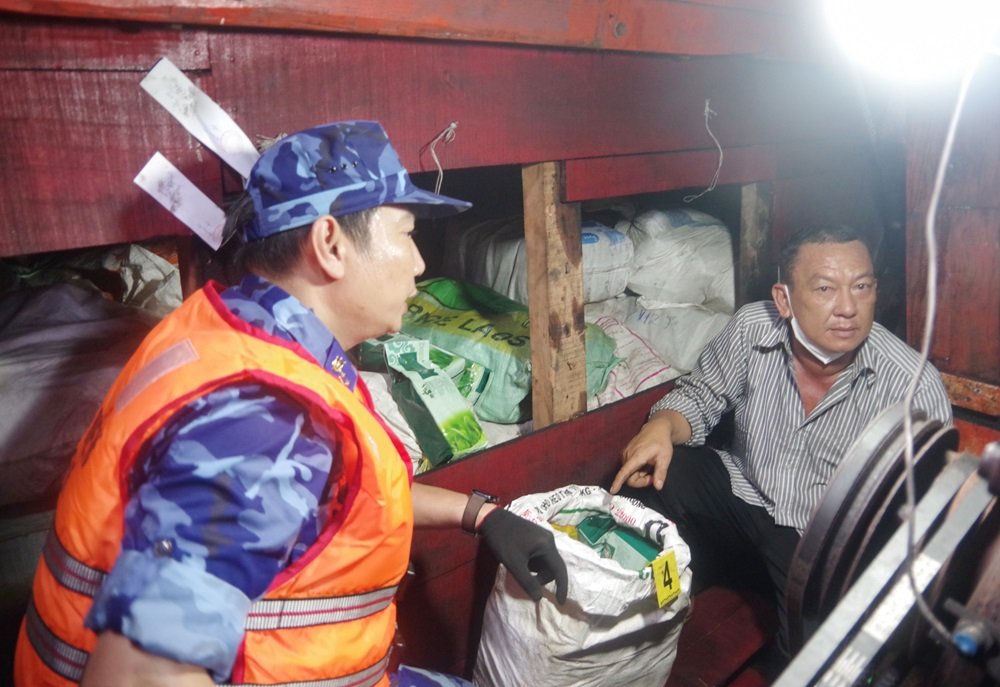 Lực lượng chức năng bắt giữ các đối tượng trong Chuyên án 126MT. Lực lượng chức năng bắt giữ các đối tượng trong Chuyên án 126MT.