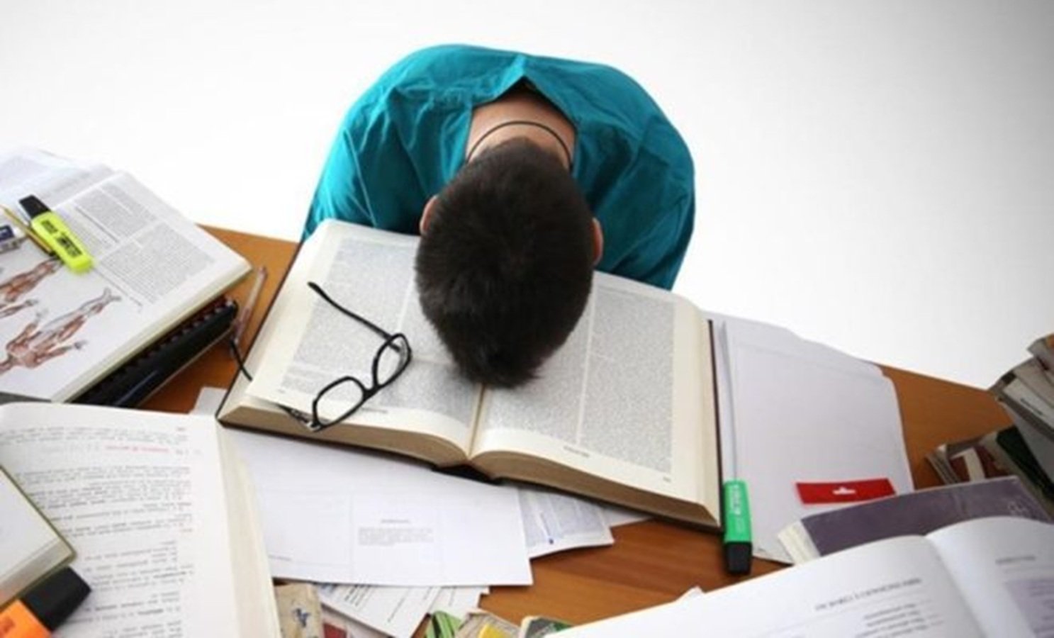 Trẻ bỗng dễ nổi nóng, thu mình, chống đối, học tập sa sút hay thường xuyên xung đột với người khác có thể đang trải qua những khó khăn về tâm lý mà cha mẹ cần chú ý Trẻ bỗng dễ nổi nóng, thu mình, chống đối, học tập sa sút hay thường xuyên xung đột với người khác có thể đang trải qua những khó khăn về tâm lý mà cha mẹ cần chú ý