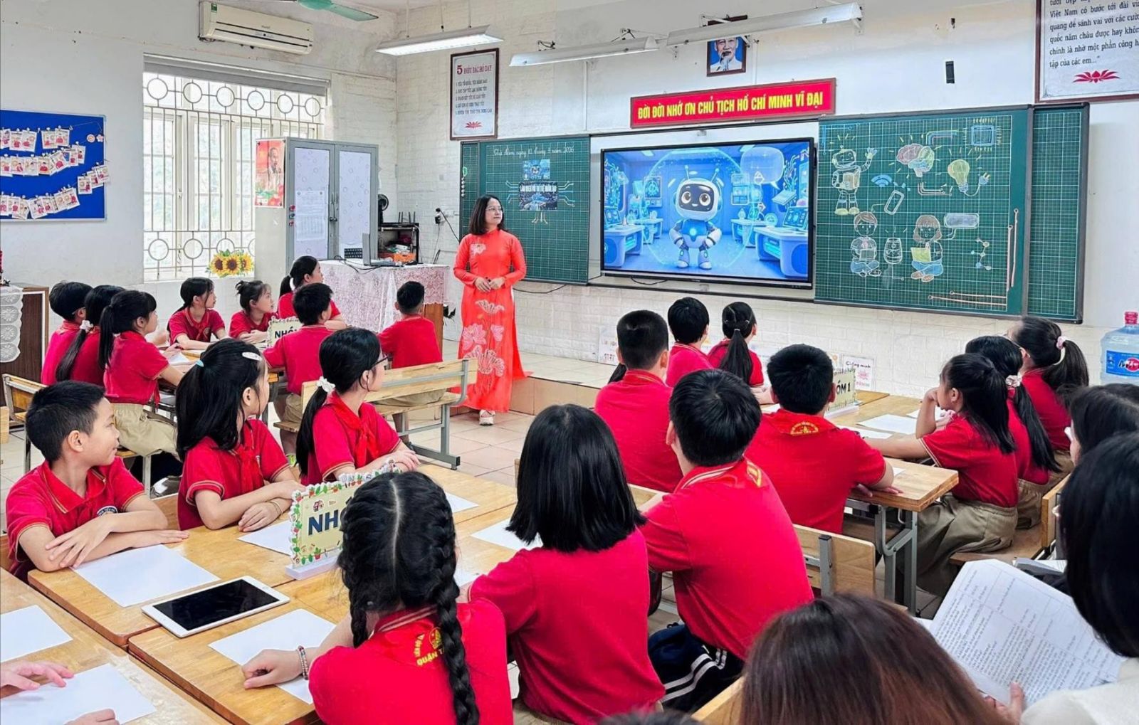 Bộ GDĐT đề nghị tổ chức dạy học trực tuyến, dạy học kết hợp theo quy định, ph&ugrave; hợp với điều kiện thực tế.