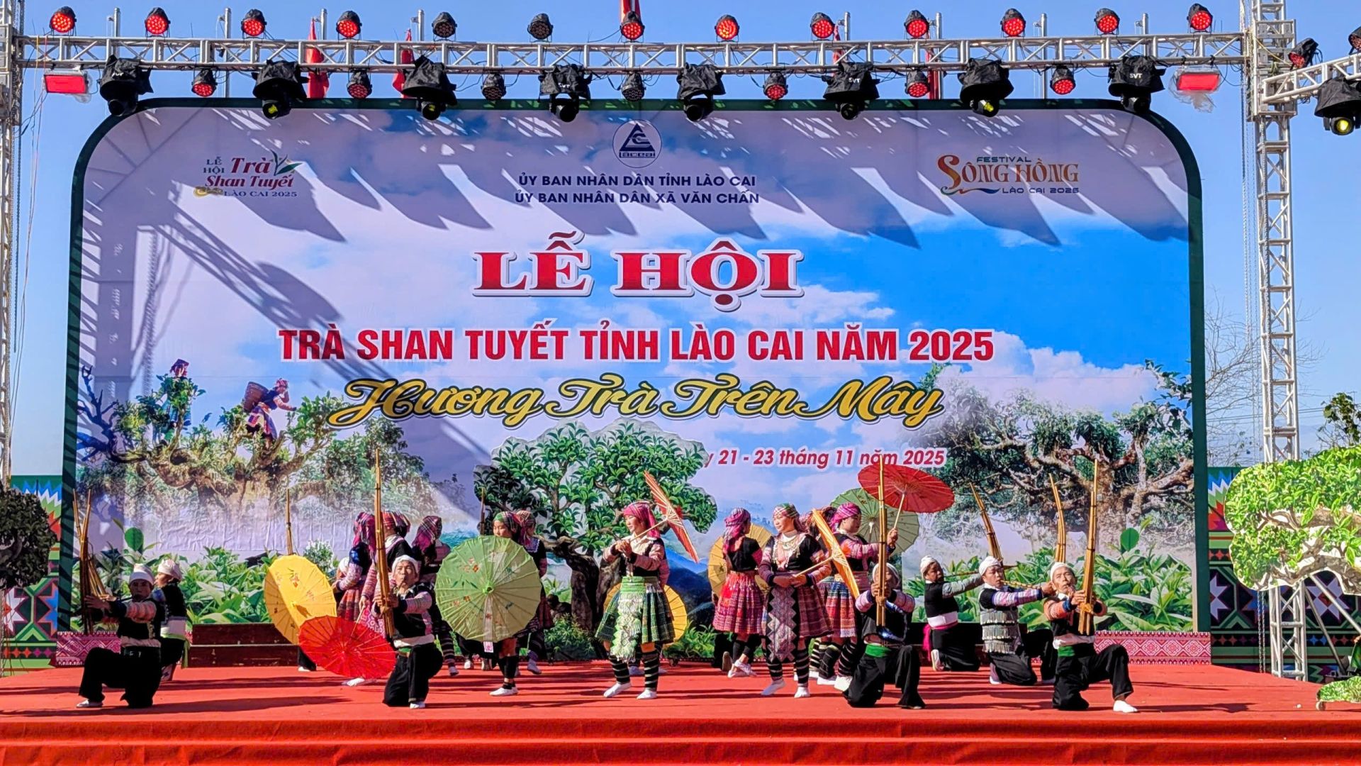 Lễ hội Trà Shan tuyết tỉnh Lào Cai 2025 rộn ràng trong ngày hội lớn của vùng cao Văn Chấn. Lễ hội Trà Shan tuyết tỉnh Lào Cai 2025 rộn ràng trong ngày hội lớn của vùng cao Văn Chấn.