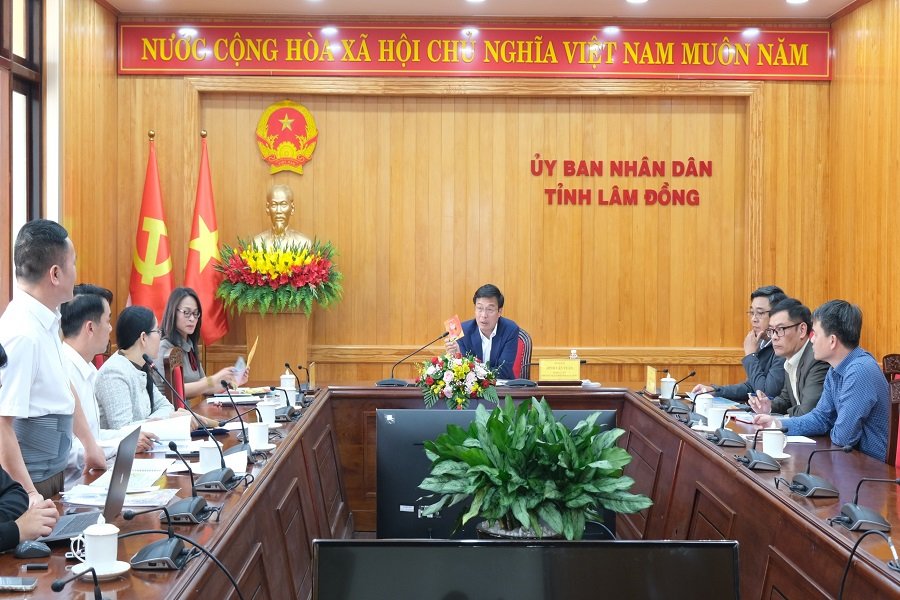 &Ocirc;ng Đinh Văn Tuấn - Tỉnh ủy vi&ecirc;n, Ph&oacute; Chủ tịch UBND tỉnh chủ tr&igrave; buổi l&agrave;m việc. (Ảnh: Cổng TT L&acirc;m Đồng)